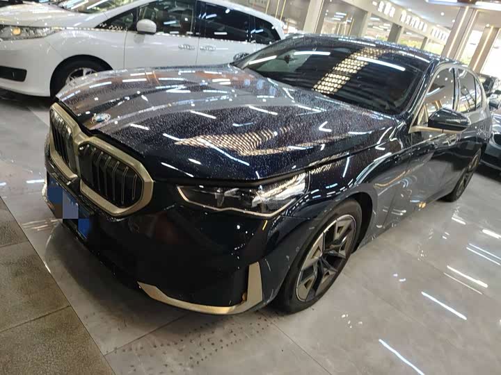 Photo 1 - BMW 5 Series