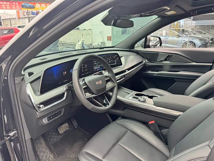 Фото 3 - Cadillac XT5