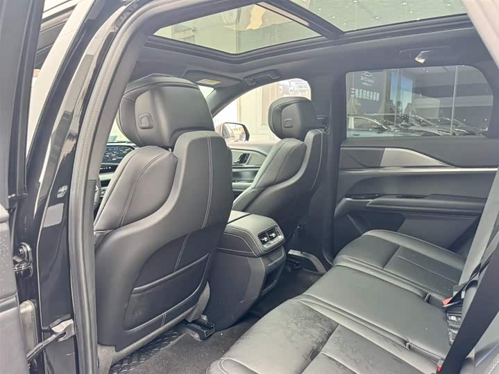 Фото 4 - Cadillac XT5