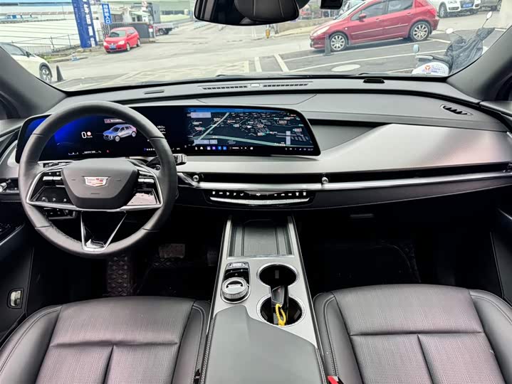 Фото 5 - Cadillac XT5