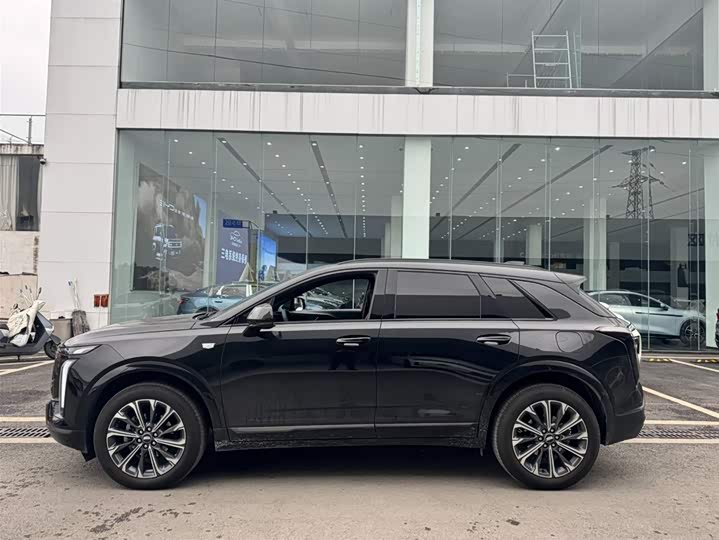 Фото 7 - Cadillac XT5