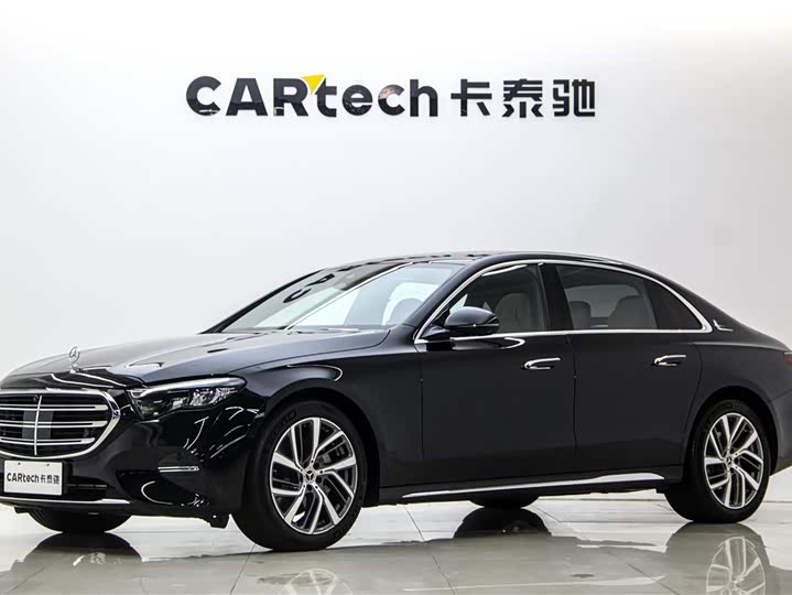 Фото 1 - Mercedes-Benz E-Class