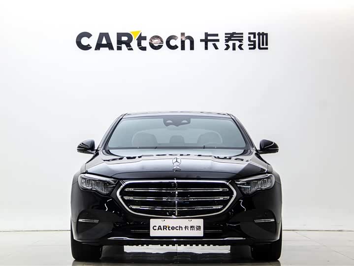 Фото 2 - Mercedes-Benz E-Class