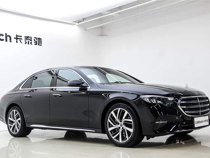 Фото 3 - Mercedes-Benz E-Class