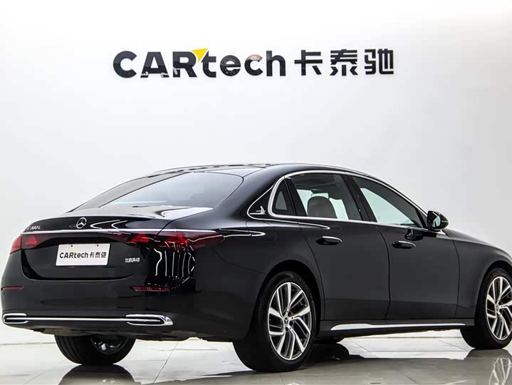 Фото 4 - Mercedes-Benz E-Class