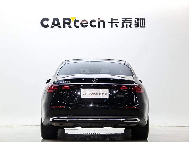 Фото 5 - Mercedes-Benz E-Class