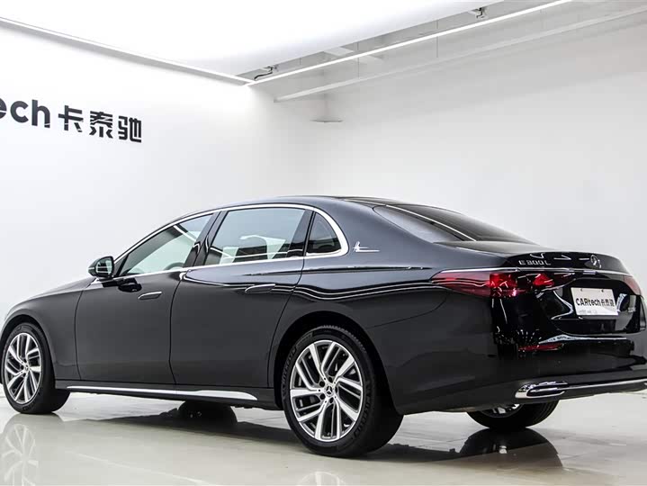 Фото 6 - Mercedes-Benz E-Class