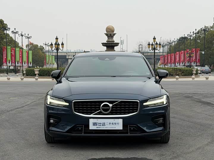 Фото 2 - Volvo S60