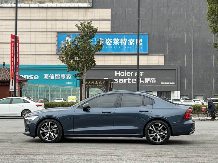 Фото 4 - Volvo S60