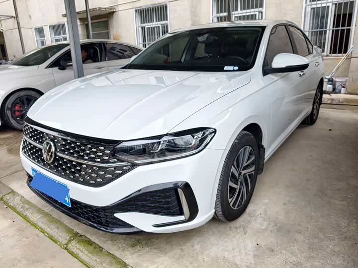 Photo 2 - Volkswagen Lavida