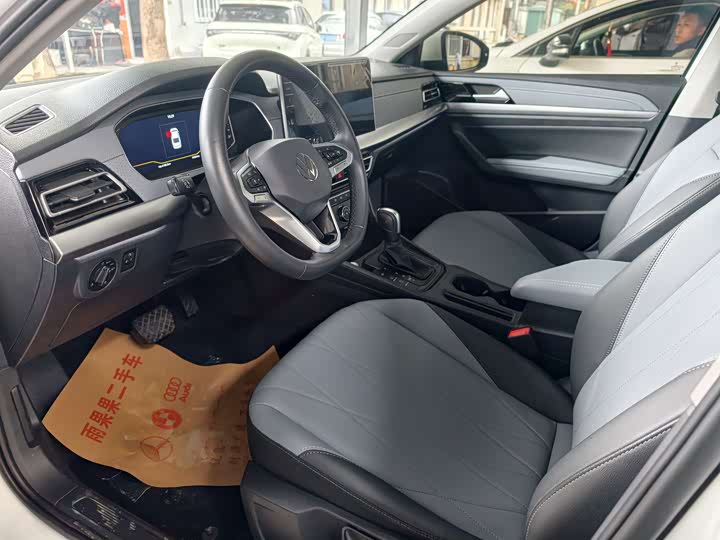 Photo 3 - Volkswagen Lavida