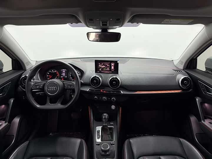 Фото 6 - Audi Q2L