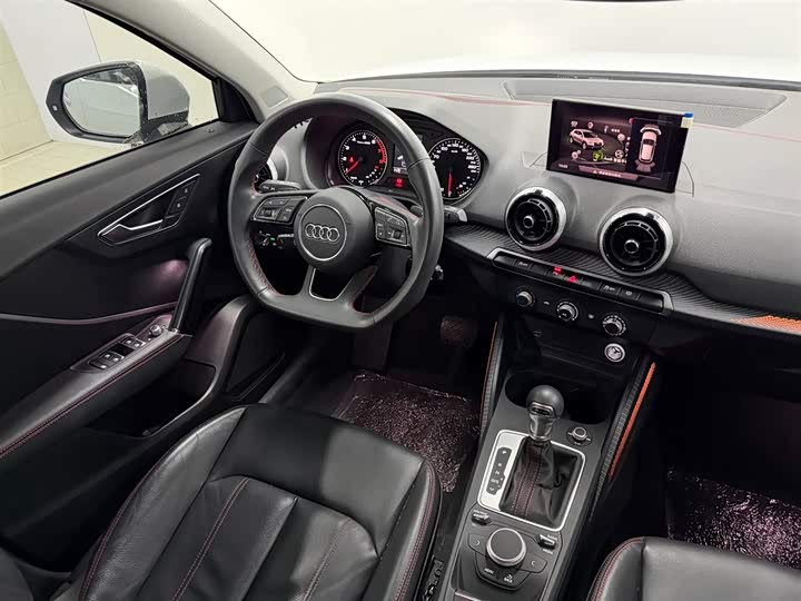 Фото 7 - Audi Q2L