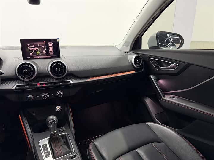 Фото 8 - Audi Q2L