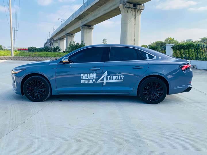 Фото 3 - Geely Preface L