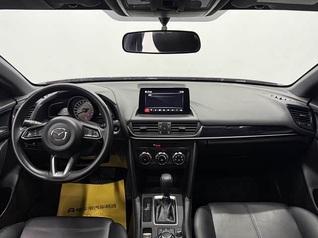 Фото 8 - Mazda CX-4