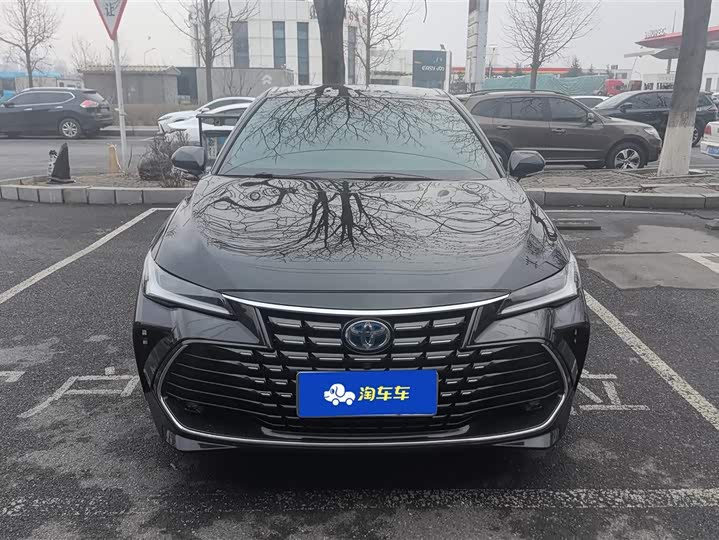 Photo 2 - Toyota Avalon