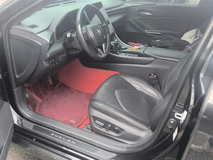 Photo 9 - Toyota Avalon