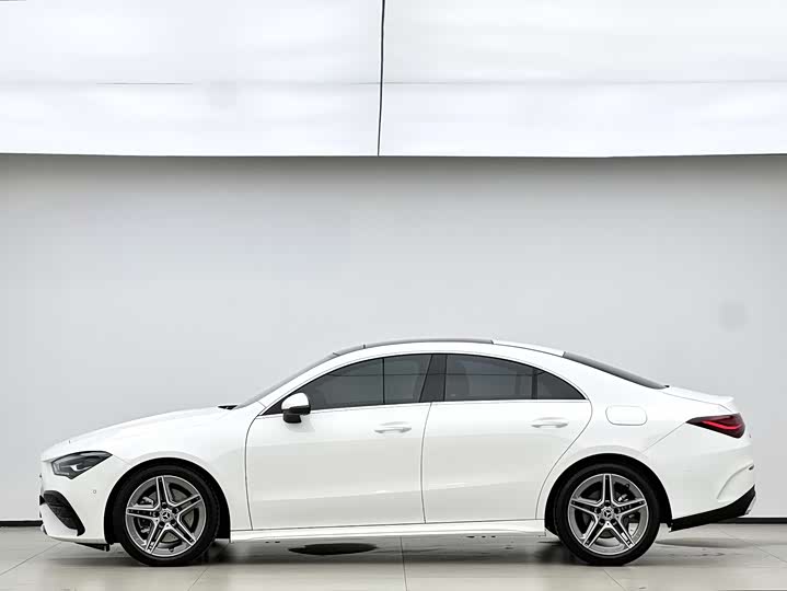 Фото 3 - Mercedes-Benz CLA-Class