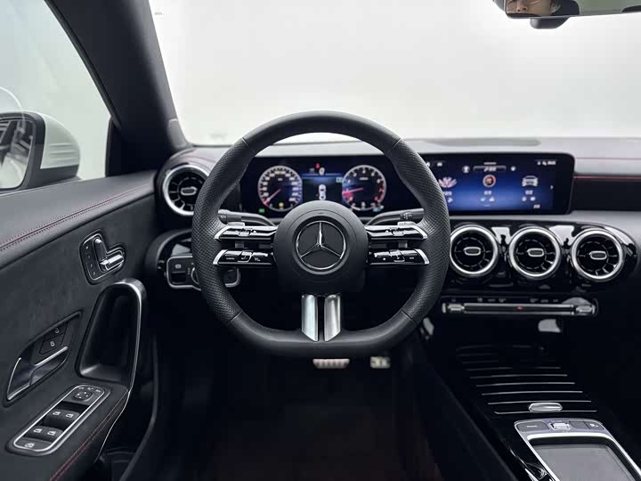 Фото 8 - Mercedes-Benz CLA-Class