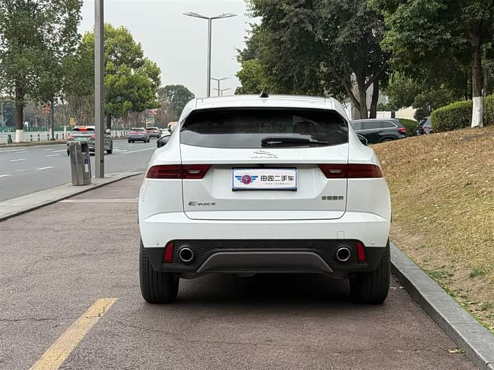 Фото 5 - Jaguar E-Pace