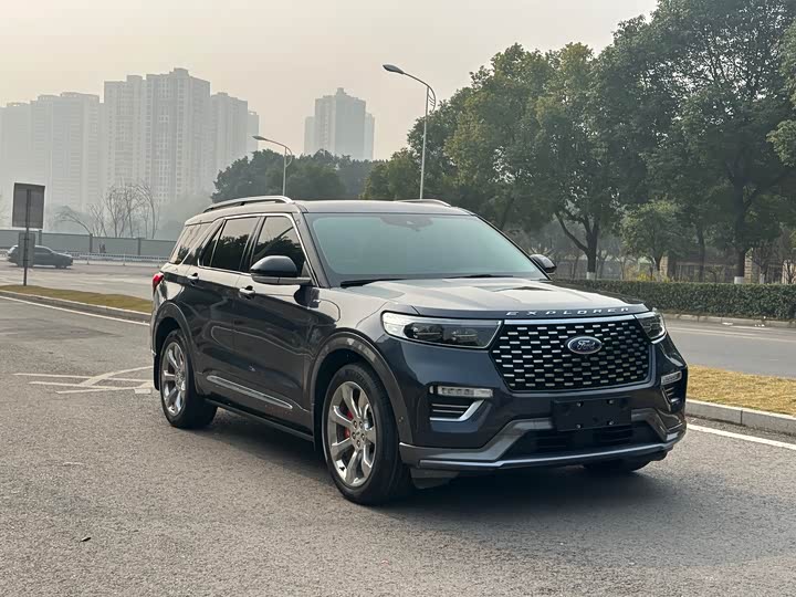 Фото 3 - Ford Explorer