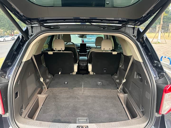 Фото 7 - Ford Explorer