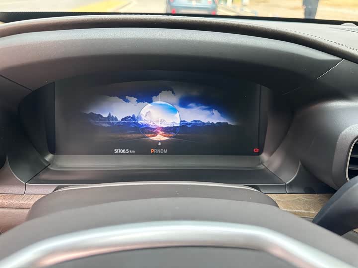 Фото 8 - Ford Explorer