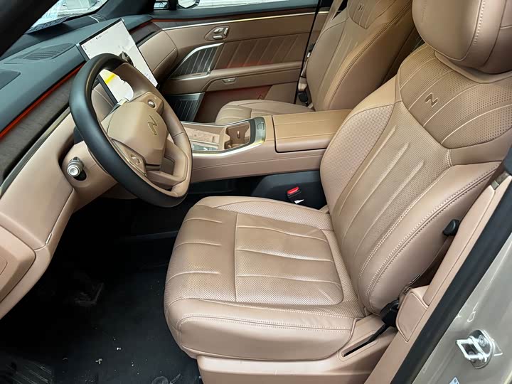 Фото 6 - Nio Onvo L90