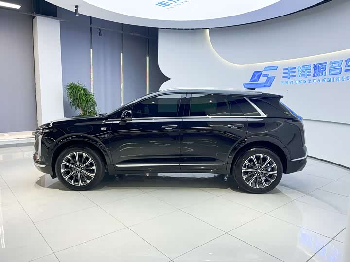 Фото 4 - Cadillac XT5