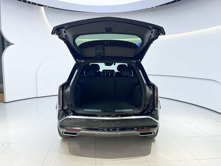 Фото 6 - Cadillac XT5