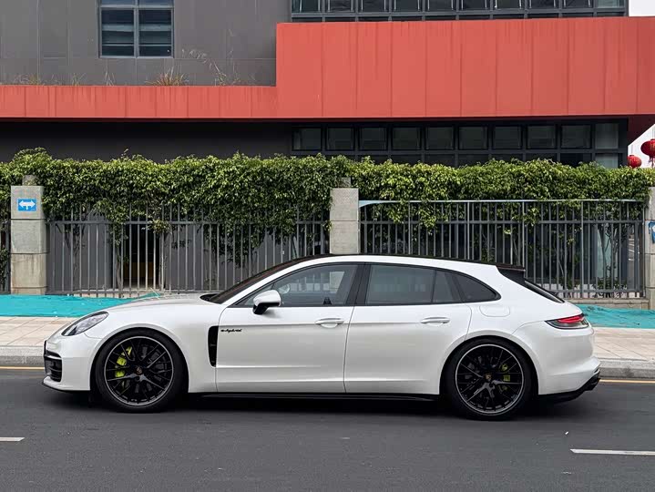 Фото 3 - Porsche Panamera Hybrid
