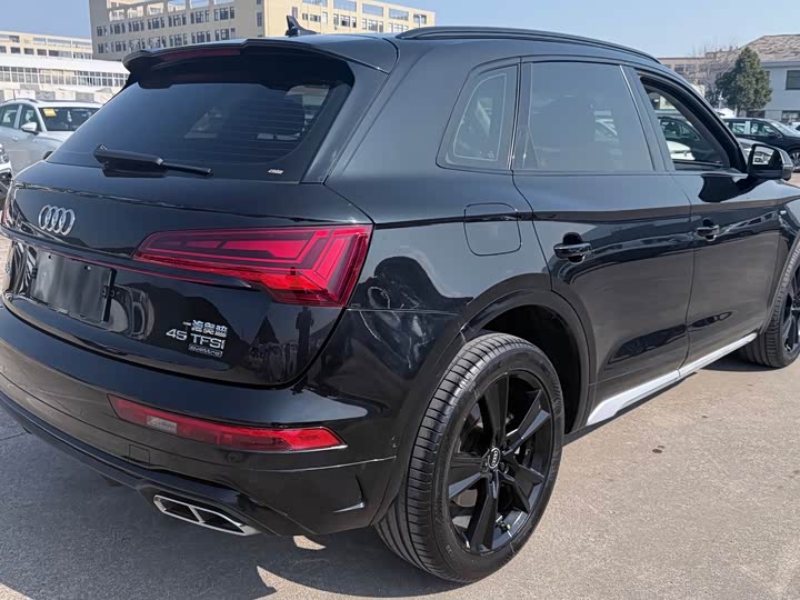 Фото 7 - Audi Q5L