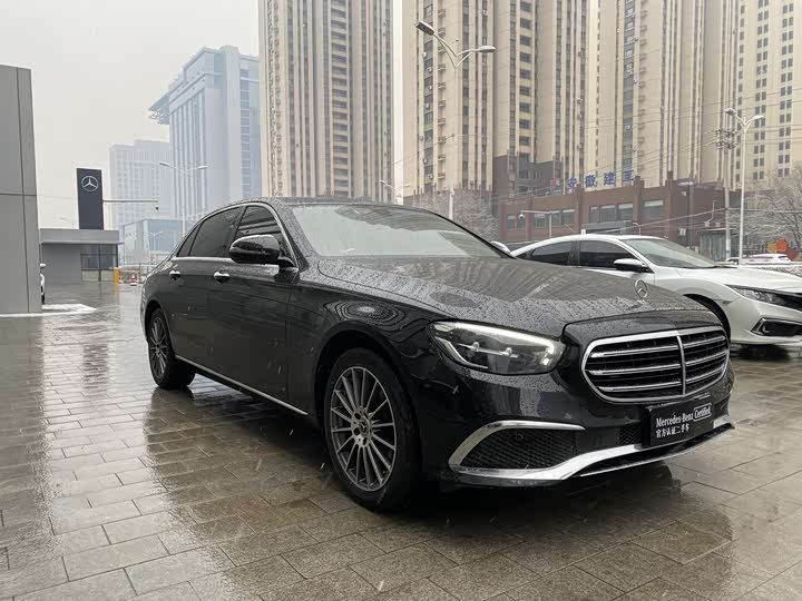 Фото 3 - Mercedes-Benz E-Class