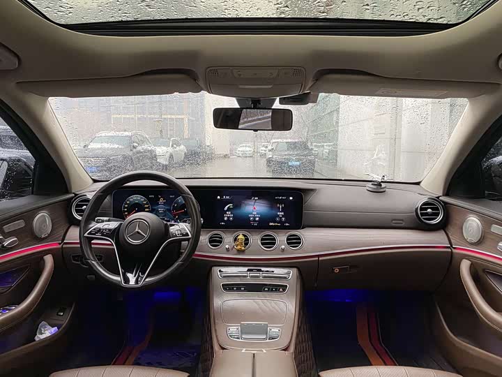 Фото 6 - Mercedes-Benz E-Class