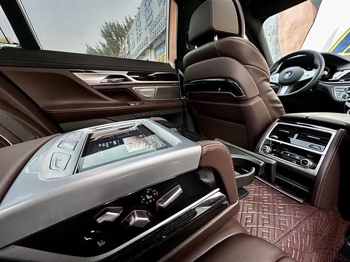 Zdjęcie 7 - BMW 7 Series
