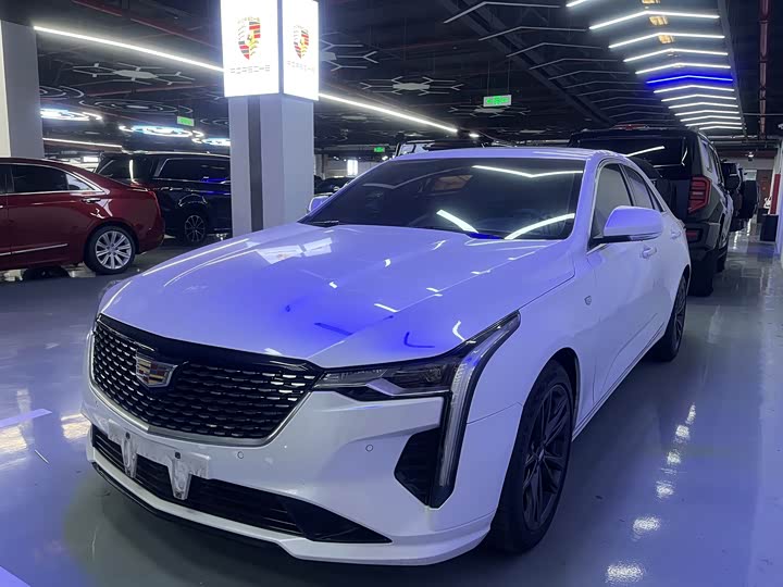 Фото 1 - Cadillac CT4