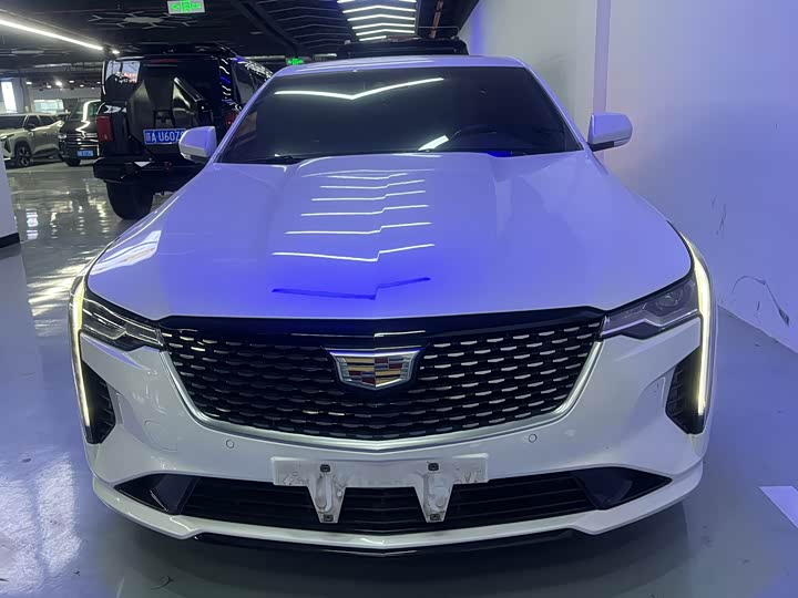 Фото 2 - Cadillac CT4