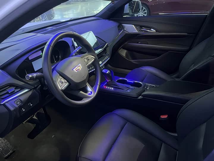 Фото 5 - Cadillac CT4