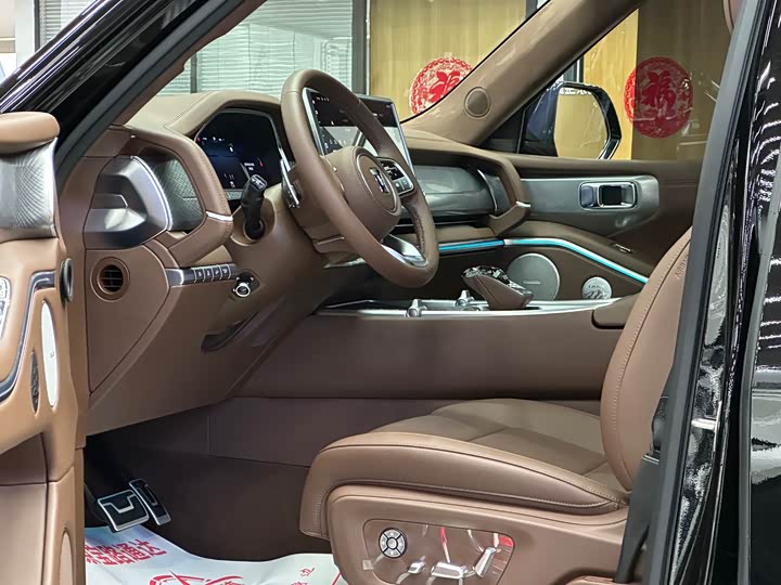 Фото 7 - Tank 700 Hybrid