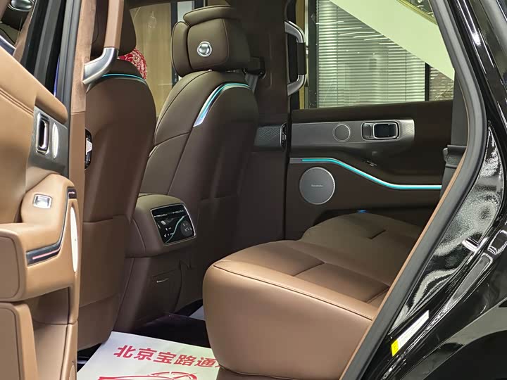 Фото 8 - Tank 700 Hybrid