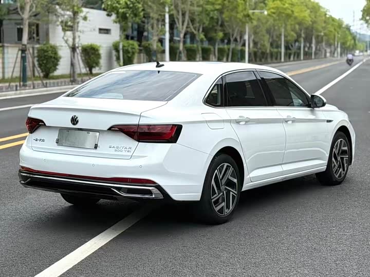 Фото 8 - Volkswagen Sagitar L