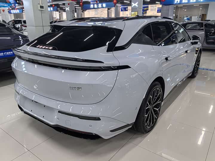 Фото 4 - Zeekr 007 GT
