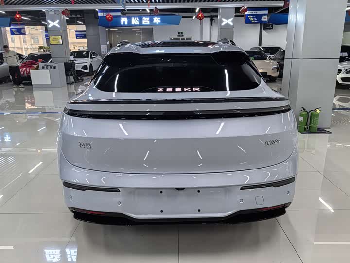 Фото 5 - Zeekr 007 GT