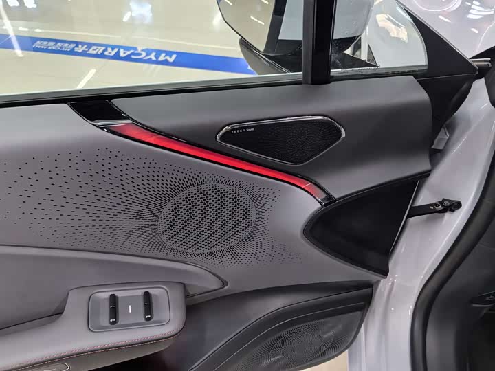 Фото 8 - Zeekr 007 GT