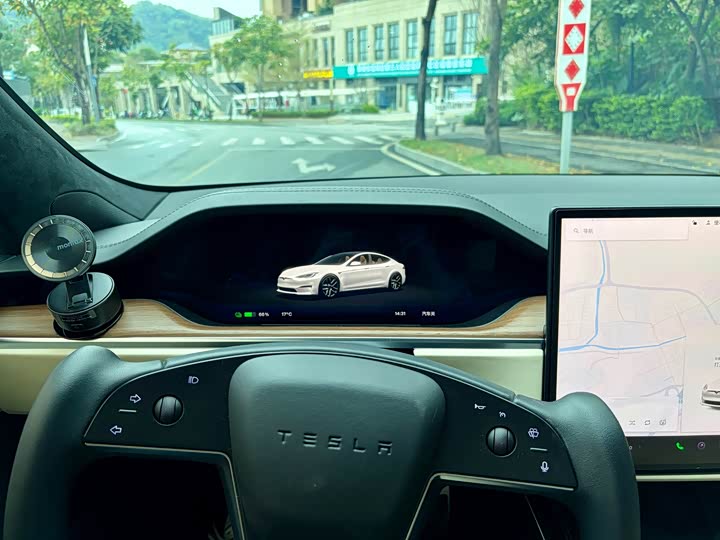 Фото 8 - Tesla Model S