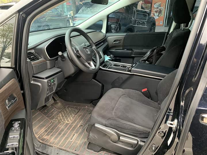 Фото 4 - Honda Odyssey