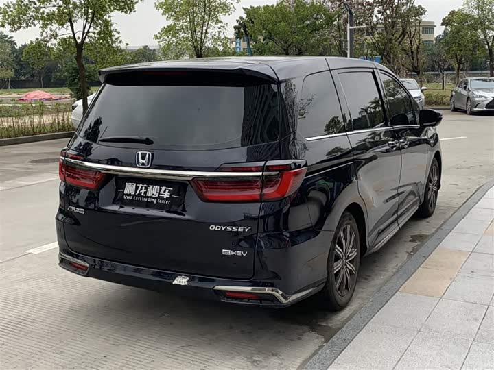 Фото 9 - Honda Odyssey