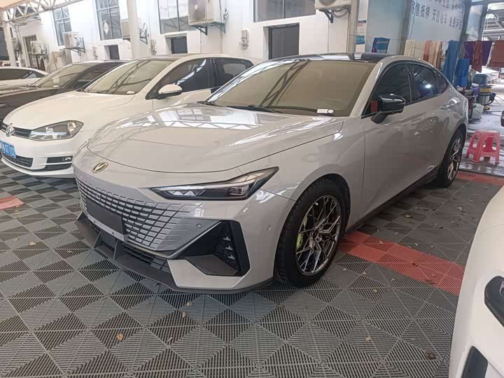 Фото 1 - Changan UNI-V