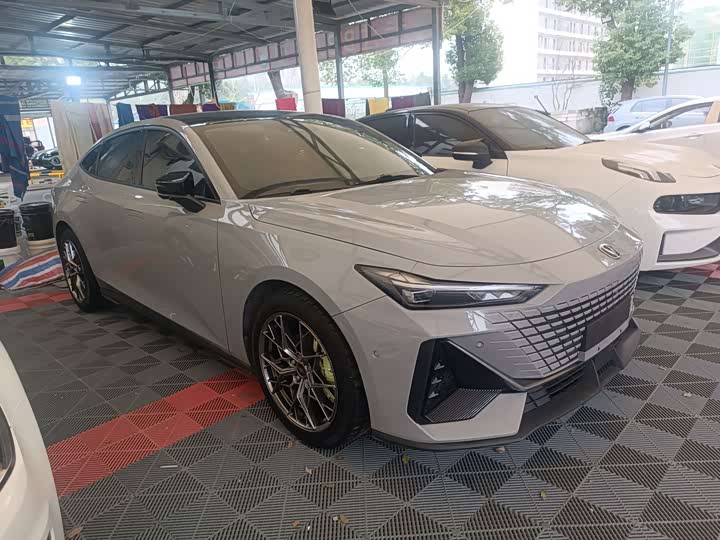 Фото 3 - Changan UNI-V